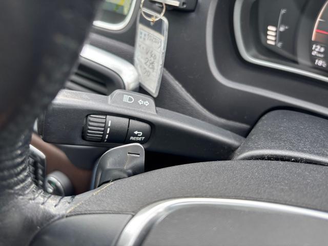 Ｖ４０ Ｄ４　モメンタム　ディーゼルターボ・ブレーキサポート・純正ナビ・フルセグ・バックカメラ・ＥＴＣ・ＬＥＤ・純正アルミ・ルーフレール・シートヒーター・革シート・電動シートメモリー付・パドルシフト・スマートキー（33枚目）