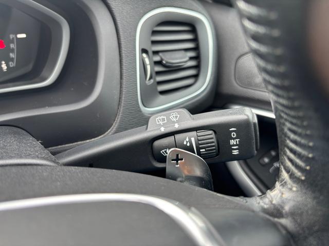 Ｖ４０ Ｄ４　モメンタム　ディーゼルターボ・ブレーキサポート・純正ナビ・フルセグ・バックカメラ・ＥＴＣ・ＬＥＤ・純正アルミ・ルーフレール・シートヒーター・革シート・電動シートメモリー付・パドルシフト・スマートキー（34枚目）