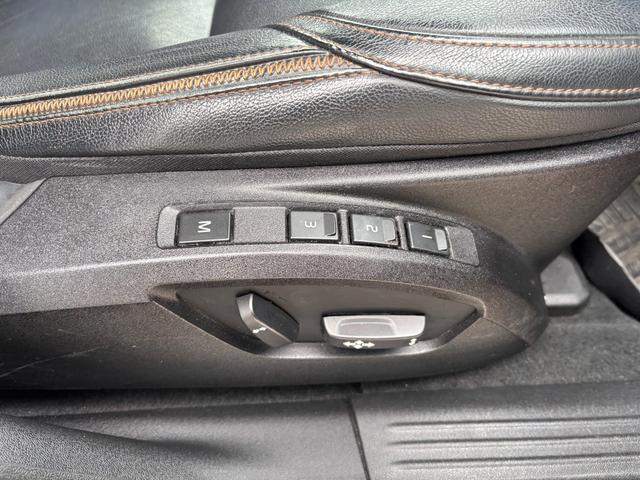 Ｖ４０ Ｄ４　モメンタム　ディーゼルターボ・ブレーキサポート・純正ナビ・フルセグ・バックカメラ・ＥＴＣ・ＬＥＤ・純正アルミ・ルーフレール・シートヒーター・革シート・電動シートメモリー付・パドルシフト・スマートキー（42枚目）