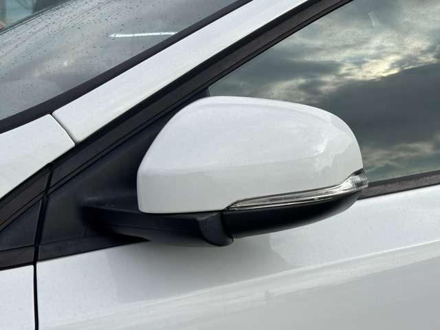 Ｖ４０ Ｄ４　モメンタム　ディーゼルターボ・ブレーキサポート・純正ナビ・フルセグ・バックカメラ・パドルシフト・ＥＴＣ・ＬＥＤ・純正アルミ・スマートキー・プッシュスタート・クルコン（10枚目）