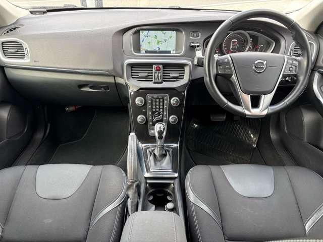 Ｖ４０ Ｄ４　モメンタム　ディーゼルターボ・ブレーキサポート・純正ナビ・フルセグ・バックカメラ・パドルシフト・ＥＴＣ・ＬＥＤ・純正アルミ・スマートキー・プッシュスタート・クルコン（12枚目）