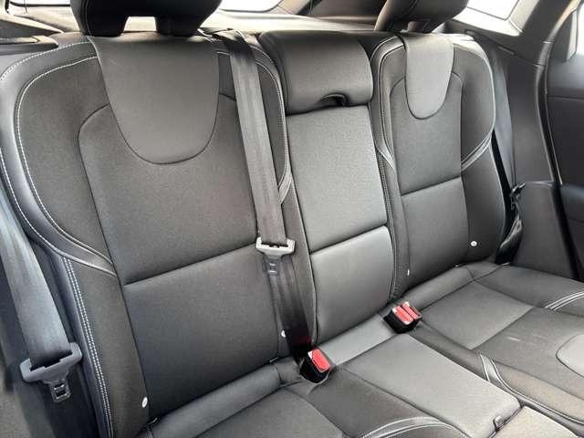 Ｖ４０ Ｄ４　モメンタム　ディーゼルターボ・ブレーキサポート・純正ナビ・フルセグ・バックカメラ・パドルシフト・ＥＴＣ・ＬＥＤ・純正アルミ・スマートキー・プッシュスタート・クルコン（14枚目）