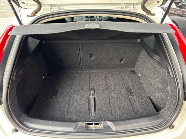 Ｖ４０ Ｄ４　モメンタム　ディーゼルターボ・ブレーキサポート・純正ナビ・フルセグ・バックカメラ・パドルシフト・ＥＴＣ・ＬＥＤ・純正アルミ・スマートキー・プッシュスタート・クルコン（15枚目）