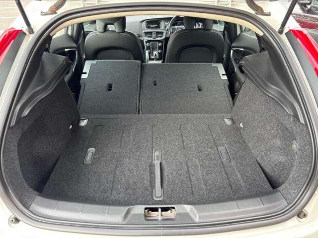 Ｖ４０ Ｄ４　モメンタム　ディーゼルターボ・ブレーキサポート・純正ナビ・フルセグ・バックカメラ・パドルシフト・ＥＴＣ・ＬＥＤ・純正アルミ・スマートキー・プッシュスタート・クルコン（18枚目）