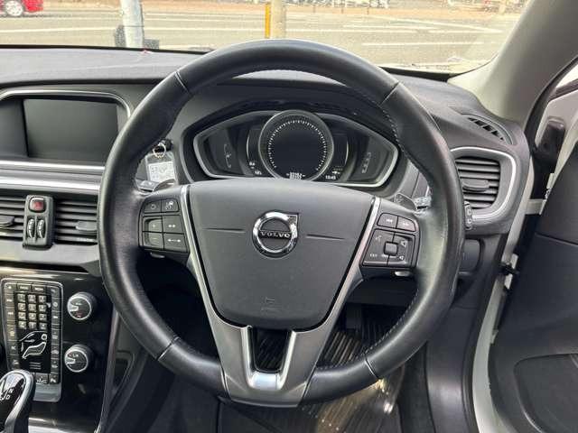 Ｖ４０ Ｄ４　モメンタム　ディーゼルターボ・ブレーキサポート・純正ナビ・フルセグ・バックカメラ・パドルシフト・ＥＴＣ・ＬＥＤ・純正アルミ・スマートキー・プッシュスタート・クルコン（19枚目）