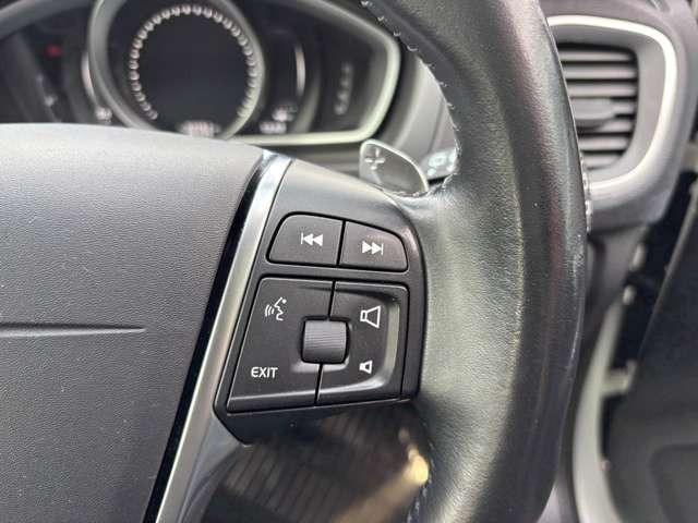 Ｖ４０ Ｄ４　モメンタム　ディーゼルターボ・ブレーキサポート・純正ナビ・フルセグ・バックカメラ・パドルシフト・ＥＴＣ・ＬＥＤ・純正アルミ・スマートキー・プッシュスタート・クルコン（25枚目）