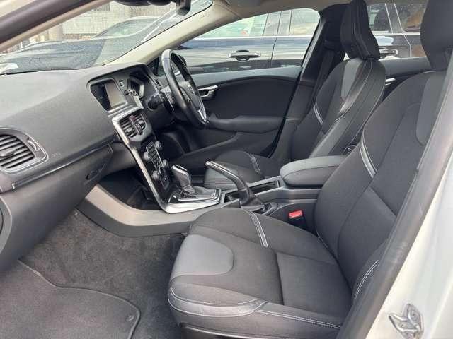 Ｖ４０ Ｄ４　モメンタム　ディーゼルターボ・ブレーキサポート・純正ナビ・フルセグ・バックカメラ・パドルシフト・ＥＴＣ・ＬＥＤ・純正アルミ・スマートキー・プッシュスタート・クルコン（33枚目）