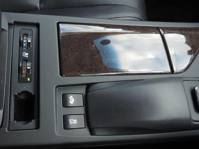 ＲＸ ＲＸ４５０ｈ　バージョンＬ　純正ナビ　フルセグ　社外アルミ　サンルーフ　スマートキー　プッシュスタート　ＥＴＣ　革シート　シートヒーター　パワーシート　バックカメラ　Ｂｌｕｅｔｏｏｔｈ　クリアランスソナー（19枚目）