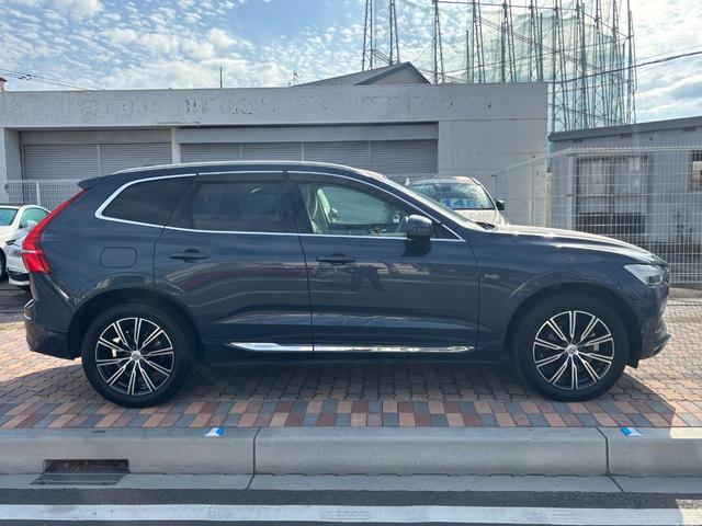ＸＣ６０ Ｄ４　ＡＷＤ　インスクリプション　ディーゼルターボ　４ＷＤ　ブレーキサポート　センターディスプレイ　純正ナビ　フルセグテレビ　スマートキー　３６０°アラウンドビュー　純正アルミ　革／電動シート（5枚目）