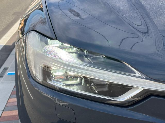 ＸＣ６０ Ｄ４　ＡＷＤ　インスクリプション　ディーゼルターボ　４ＷＤ　ブレーキサポート　センターディスプレイ　純正ナビ　フルセグテレビ　スマートキー　３６０°アラウンドビュー　純正アルミ　革／電動シート（9枚目）