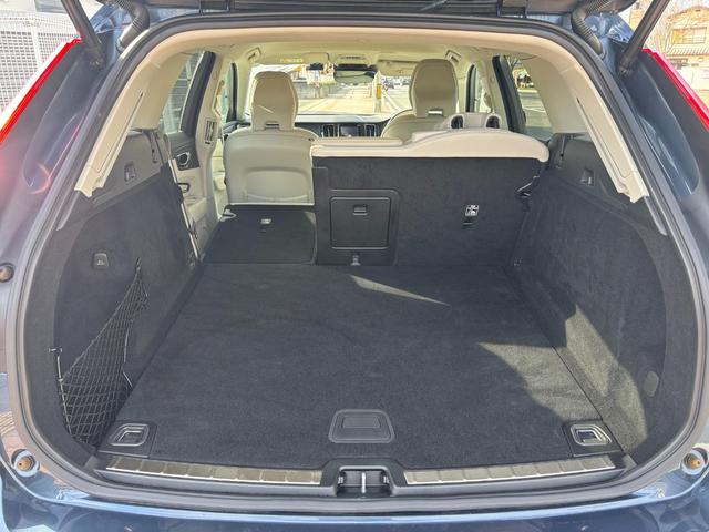 ＸＣ６０ Ｄ４　ＡＷＤ　インスクリプション　ディーゼルターボ　４ＷＤ　ブレーキサポート　センターディスプレイ　純正ナビ　フルセグテレビ　スマートキー　３６０°アラウンドビュー　純正アルミ　革／電動シート（22枚目）