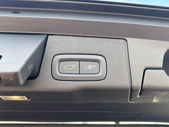 ＸＣ６０ Ｄ４　ＡＷＤ　インスクリプション　ディーゼルターボ　４ＷＤ　ブレーキサポート　センターディスプレイ　純正ナビ　フルセグテレビ　スマートキー　３６０°アラウンドビュー　純正アルミ　革／電動シート（24枚目）