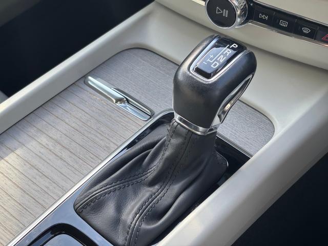 ＸＣ６０ Ｄ４　ＡＷＤ　インスクリプション　ディーゼルターボ　４ＷＤ　ブレーキサポート　センターディスプレイ　純正ナビ　フルセグテレビ　スマートキー　３６０°アラウンドビュー　純正アルミ　革／電動シート（35枚目）