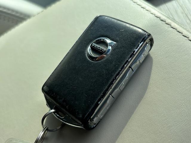 ＸＣ６０ Ｄ４　ＡＷＤ　インスクリプション　ディーゼルターボ　４ＷＤ　ブレーキサポート　センターディスプレイ　純正ナビ　フルセグテレビ　スマートキー　３６０°アラウンドビュー　純正アルミ　革／電動シート（40枚目）