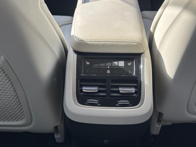 ＸＣ６０ Ｄ４　ＡＷＤ　インスクリプション　ディーゼルターボ　４ＷＤ　ブレーキサポート　センターディスプレイ　純正ナビ　フルセグテレビ　スマートキー　３６０°アラウンドビュー　純正アルミ　革／電動シート（53枚目）