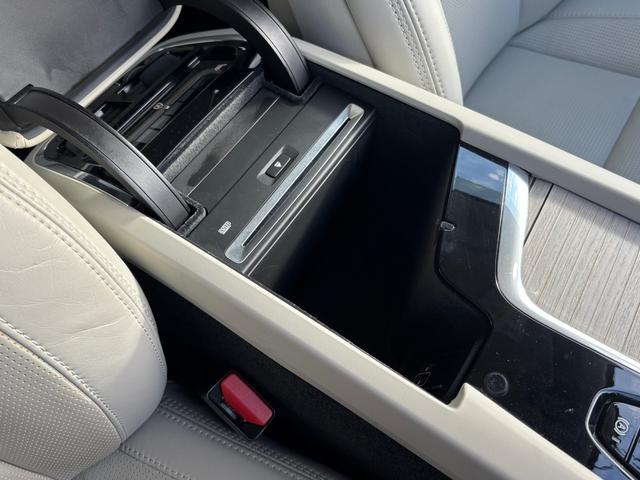 ＸＣ６０ Ｄ４　ＡＷＤ　インスクリプション　ディーゼルターボ　４ＷＤ　ブレーキサポート　センターディスプレイ　純正ナビ　フルセグテレビ　スマートキー　３６０°アラウンドビュー　純正アルミ　革／電動シート（59枚目）
