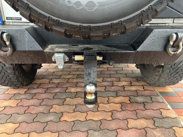 ジープ・ラングラーアンリミテッド スポーツ　リフトアップ　バンパーガード　新品スタットレスタイヤ付　新品チェーン　純正アルミ　電動ウインチ　ＲＯＵＧＨ　ＣＯＵＮＴＲＹサスペンション　オーバーフェンダー　ＬＥＤライト　ＥＴＣ（18枚目）