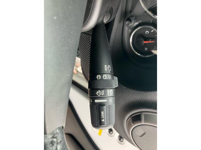 ジープ・ラングラーアンリミテッド スポーツ　リフトアップ　バンパーガード　新品スタットレスタイヤ付　新品チェーン　純正アルミ　電動ウインチ　ＲＯＵＧＨ　ＣＯＵＮＴＲＹサスペンション　オーバーフェンダー　ＬＥＤライト　ＥＴＣ（43枚目）