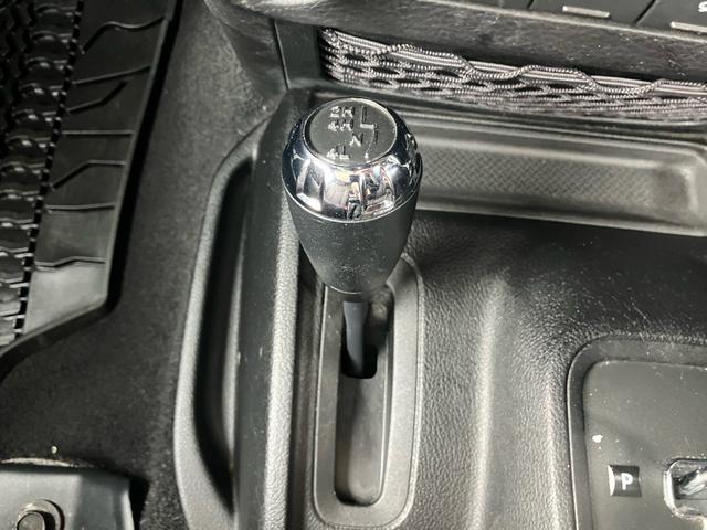 ジープ・ラングラーアンリミテッド スポーツ　リフトアップ　バンパーガード　新品スタットレスタイヤ付　新品チェーン　純正アルミ　電動ウインチ　ＲＯＵＧＨ　ＣＯＵＮＴＲＹサスペンション　オーバーフェンダー　ＬＥＤライト　ＥＴＣ（50枚目）