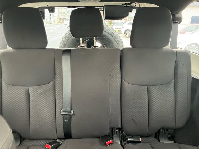 ジープ・ラングラーアンリミテッド スポーツ　リフトアップ　バンパーガード　新品スタットレスタイヤ付　新品チェーン　純正アルミ　電動ウインチ　ＲＯＵＧＨ　ＣＯＵＮＴＲＹサスペンション　オーバーフェンダー　ＬＥＤライト　ＥＴＣ（52枚目）