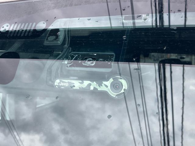 ジープ・ラングラーアンリミテッド スポーツ　リフトアップ　バンパーガード　新品スタットレスタイヤ付　新品チェーン　純正アルミ　電動ウインチ　ＲＯＵＧＨ　ＣＯＵＮＴＲＹサスペンション　オーバーフェンダー　ＬＥＤライト　ＥＴＣ（53枚目）