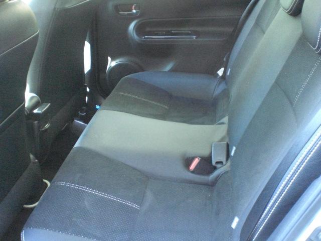 アクア G G’s 純正SDナビ GS専用エアロ 衝突安全ボディー ハーフレザーシート プッシュスタート 車内足元ブルーライト 社外センター出しWマフラー(11枚目)