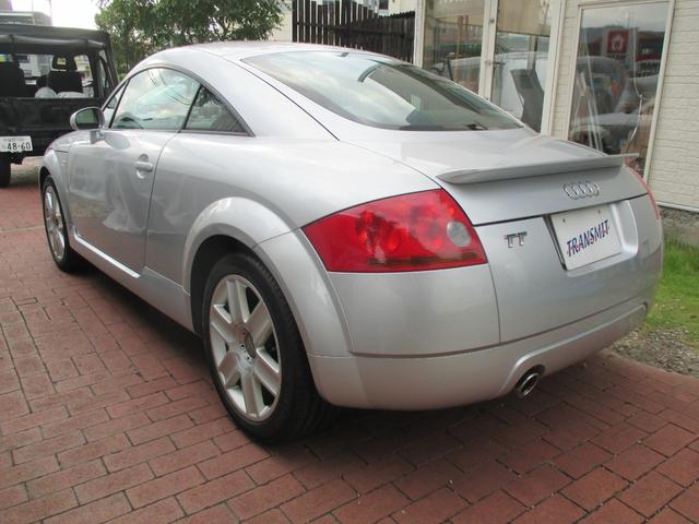 TTクーペ 1.8T 6速ティプトロニック  ハーフレザーシート  ヘッドライト交換済み  液晶ドット欠けなし  禁煙車(4枚目)