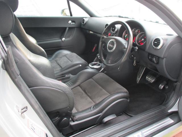 TTクーペ 1.8T 6速ティプトロニック  ハーフレザーシート  ヘッドライト交換済み  液晶ドット欠けなし  禁煙車(6枚目)