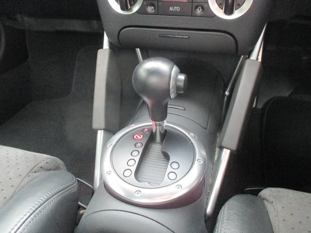 TTクーペ 1.8T 6速ティプトロニック  ハーフレザーシート  ヘッドライト交換済み  液晶ドット欠けなし  禁煙車(9枚目)