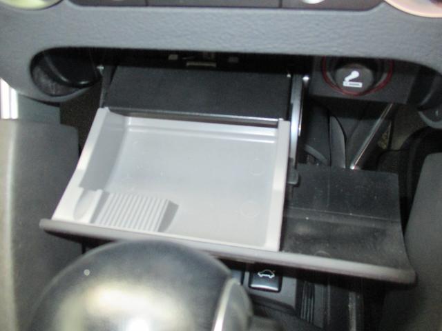 TTクーペ 1.8T 6速ティプトロニック  ハーフレザーシート  ヘッドライト交換済み  液晶ドット欠けなし  禁煙車(13枚目)