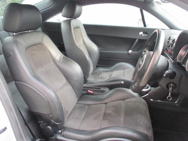 TTクーペ 1.8T 6速ティプトロニック  ハーフレザーシート  ヘッドライト交換済み  液晶ドット欠けなし  禁煙車(14枚目)