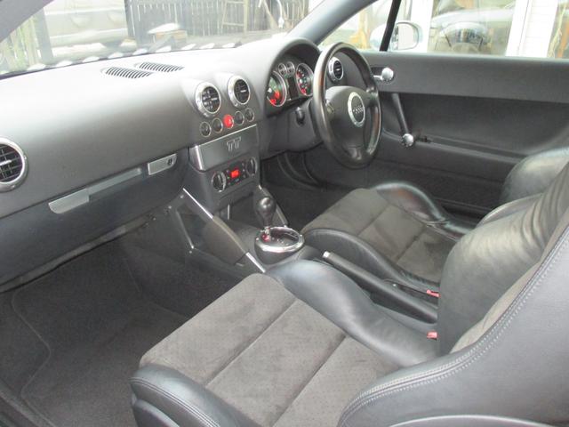 TTクーペ 1.8T 6速ティプトロニック  ハーフレザーシート  ヘッドライト交換済み  液晶ドット欠けなし  禁煙車(16枚目)