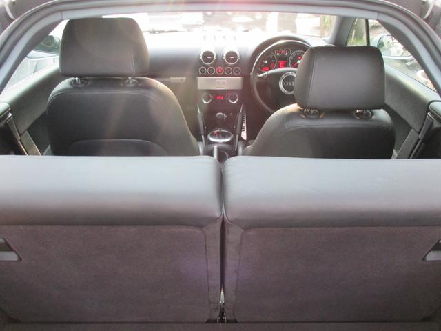 TTクーペ 1.8T 6速ティプトロニック  ハーフレザーシート  ヘッドライト交換済み  液晶ドット欠けなし  禁煙車(21枚目)