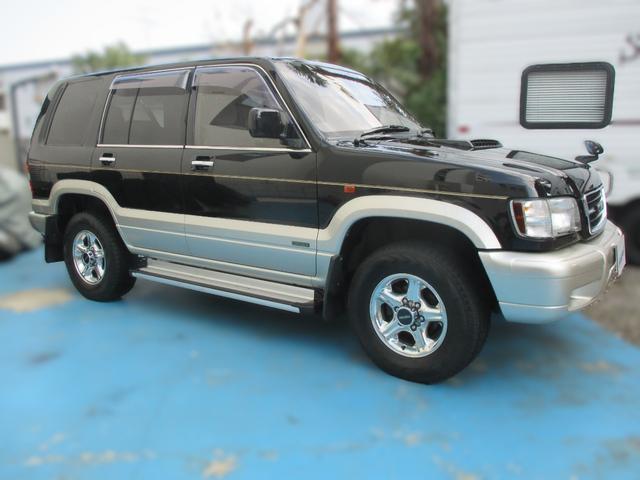 ビッグホーン ハンドリングバイロータス　ロング　５ＭＴ　４ＷＤ　インタークーラーディーゼルターボ　　７人乗り　禁煙車　　スタッドレスタイヤ　　クロカン４ＷＤ程度をもとめるならこれもありだと思います楽しいです！（4枚目）