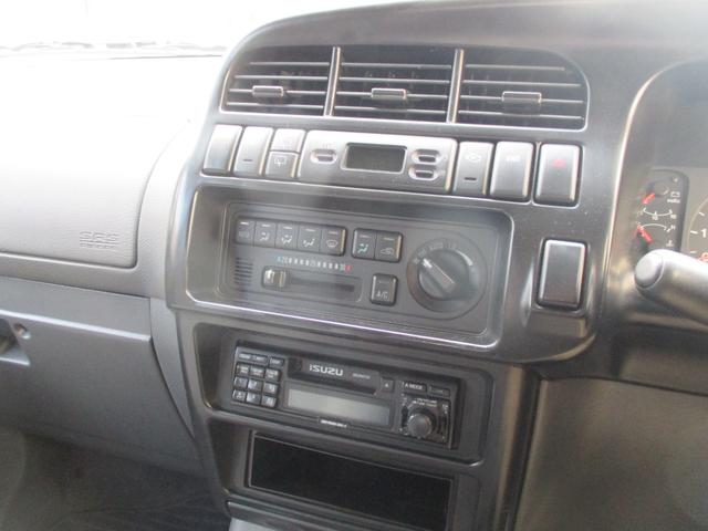 ビッグホーン ハンドリングバイロータス　ロング　５ＭＴ　４ＷＤ　インタークーラーディーゼルターボ　　７人乗り　禁煙車　　スタッドレスタイヤ　　クロカン４ＷＤ程度をもとめるならこれもありだと思います楽しいです！（9枚目）