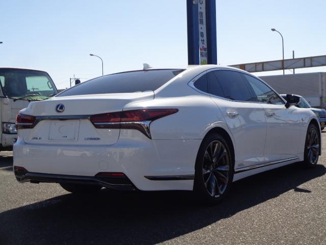 ＬＳ ＬＳ５００ｈ　Ｆスポーツ　純正フルセグナビ　ＢＴ　ＤＶＤ　全方位カメラ　黒革メモリーツキパワーシート　デジタルインナーミラー　ＬＥＤオートヘッドパワーバックドア　ＥＴＣ２．０　シートヒーター　電動リアシェード　カードキー（8枚目）