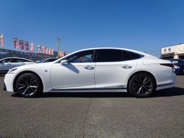 ＬＳ ＬＳ５００ｈ　Ｆスポーツ　純正フルセグナビ　ＢＴ　ＤＶＤ　全方位カメラ　黒革メモリーツキパワーシート　デジタルインナーミラー　ＬＥＤオートヘッドパワーバックドア　ＥＴＣ２．０　シートヒーター　電動リアシェード　カードキー（12枚目）