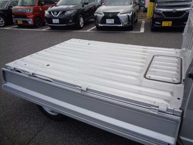 キャリイトラック ＫＣエアコン・パワステ　４ＷＤ　ＡＴ　パーキングソナー　キーレス　純正オーディオ　エアコン　パワーウィンドウ　オートライト　横滑り防止（23枚目）