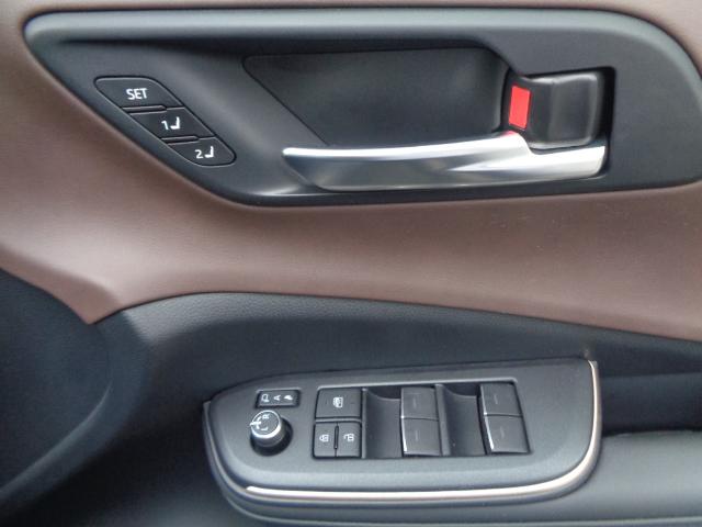 TOYOTA CROWN CROSSOVER G LEATHER PACKAGE