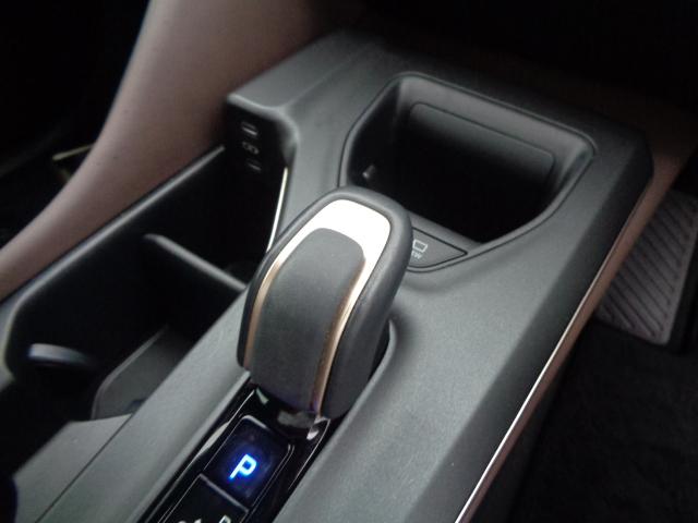 TOYOTA CROWN CROSSOVER G LEATHER PACKAGE