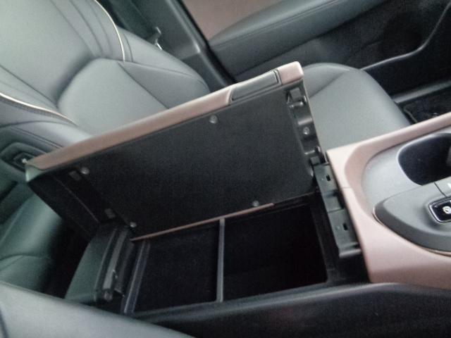 TOYOTA CROWN CROSSOVER G LEATHER PACKAGE