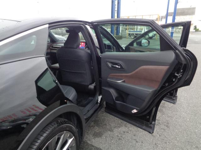 TOYOTA CROWN CROSSOVER G LEATHER PACKAGE