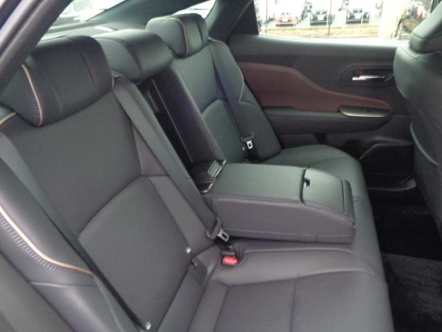 TOYOTA CROWN CROSSOVER G LEATHER PACKAGE