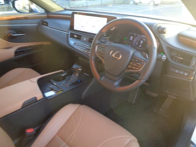 ES ES300h バージョンL 純正フルセグナビ BT サンルーフ 全方位カメラ デジタルインナーミラー 置くだけ充電 前後ドラレコ 3眼LEDオートヘッド PCS BSM シートヒーター ステアリングヒーター ベンチレーション(26枚目)