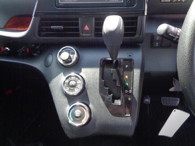 シエンタ X 車イス仕様 車イス電動固定装置 セーフティベルト 純正地デジナビ BT バックカメラ パワスラ キーレス リアシート外し(シート有り) ドラレコ(30枚目)