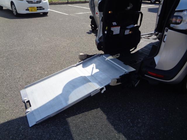 シエンタ X 車イス仕様 車イス電動固定装置 セーフティベルト 純正地デジナビ BT バックカメラ パワスラ キーレス リアシート外し(シート有り) ドラレコ(49枚目)