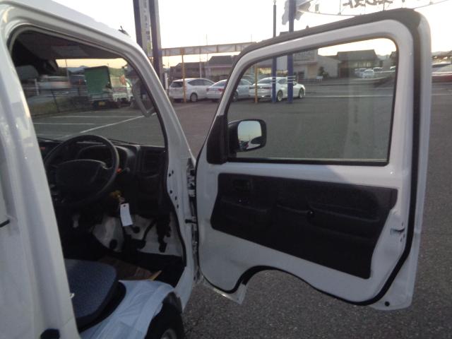 キャリイトラック KCエアコン・パワステ 届出済未使用車 4WD AT キーレス 衝突軽減ブレーキ パーキングソナー オートライト AC PW 車線逸脱防止 アイドリングストップ 純正オーディオ(26枚目)