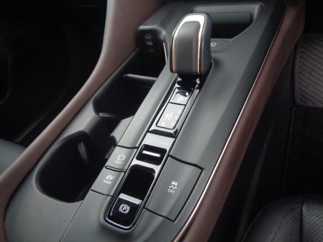 クラウンクロスオーバー Gアドバンスド・レザーパッケージ ワンオーナー 12.3インチフルセグナビ BT Carplay 全方位カメラ ETC2.0 シートヒーター ベンチレーション ステアリングヒーター AC100V PCS パワーシート スマートキー×2(49枚目)