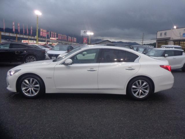 スカイライン 350GT ハイブリッド 純正フルセグナビ DVD BT バックカメラ クルーズコントロール ハーフレザー パワーシート ビルトインETC オートLEDヘッド スマートキー LEDフォグプッシュスタート ステリモ(12枚目)