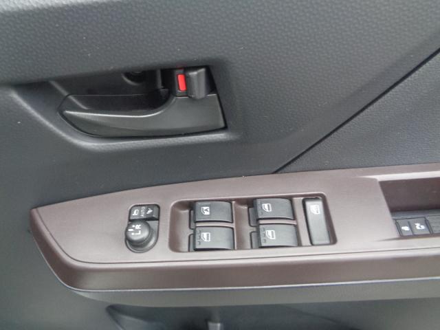 タンク Ｘ　社外地デジナビ　パワスラ　　ＥＴＣ　オートライト　スマートキー　プッシュスタート（24枚目）